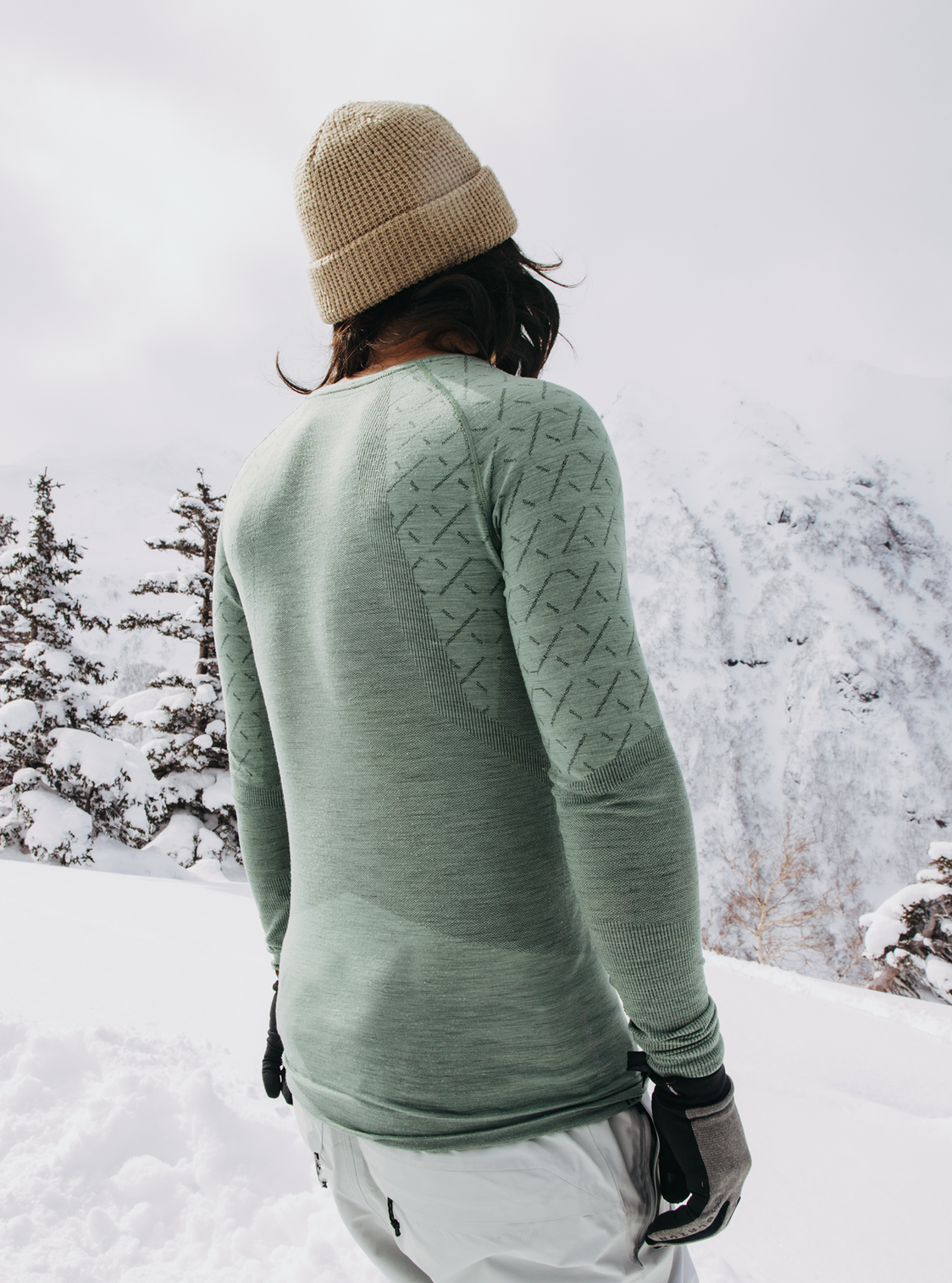 Men's [ak] Slokar Merino Base Layer Crewneck - Hedge Green/True Black