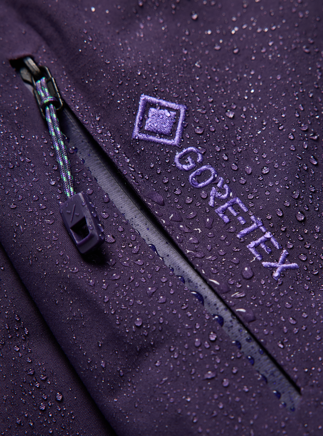 Women's [ak] Swash Synthetic Insulated GORE-TEX 2L Jacket - Nightshade Purple